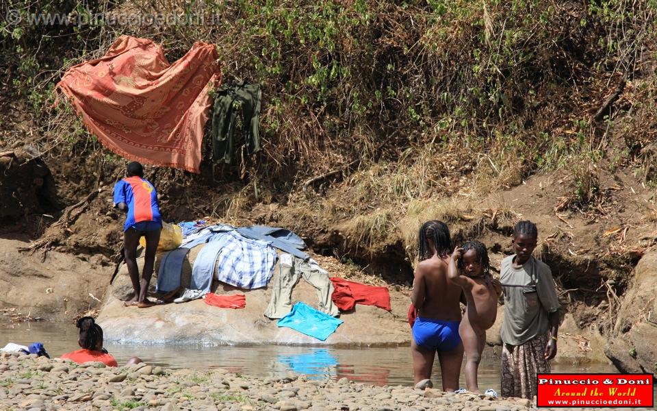 Ethiopia - Sulla strada per Turni - 02.jpg